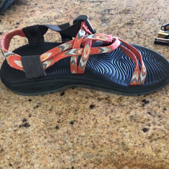 Excellent condition Chaco sandals - Picture 3 of 7